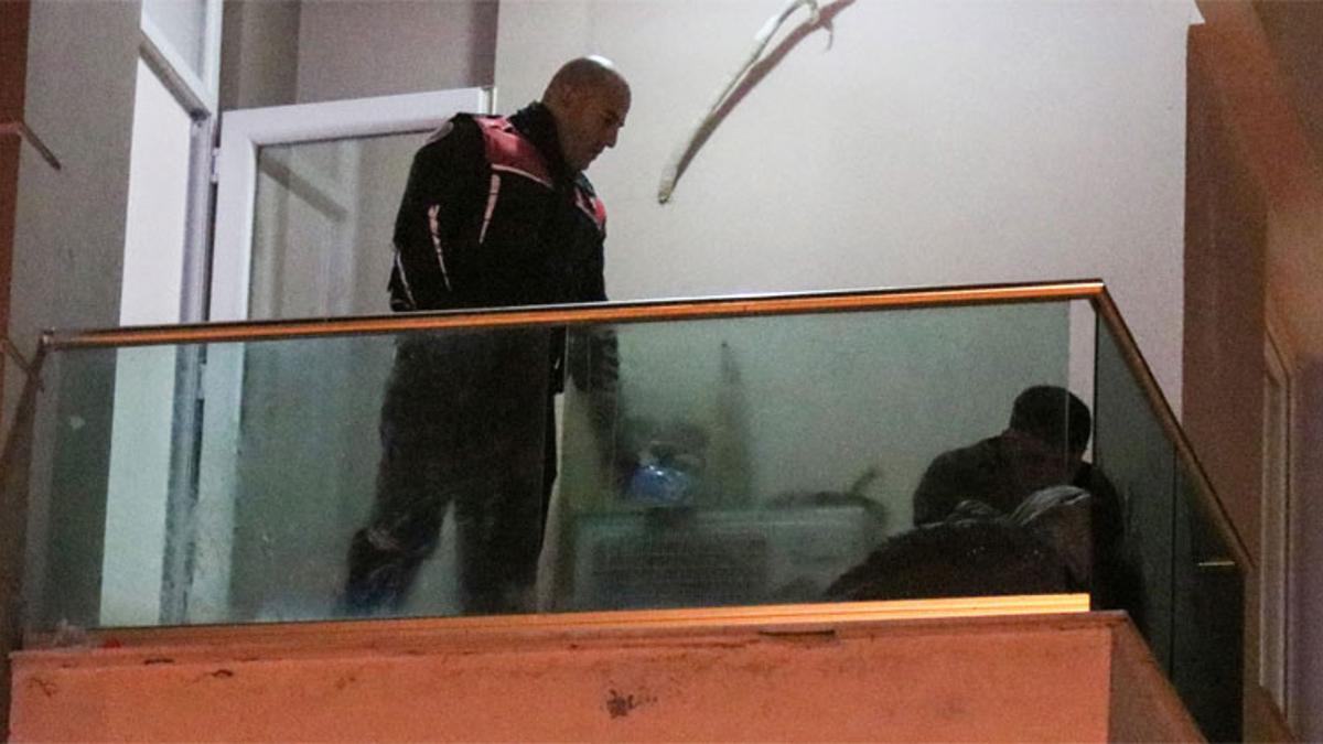 Balkonda dehşet! Çevredekiler hemen polise haber verdi