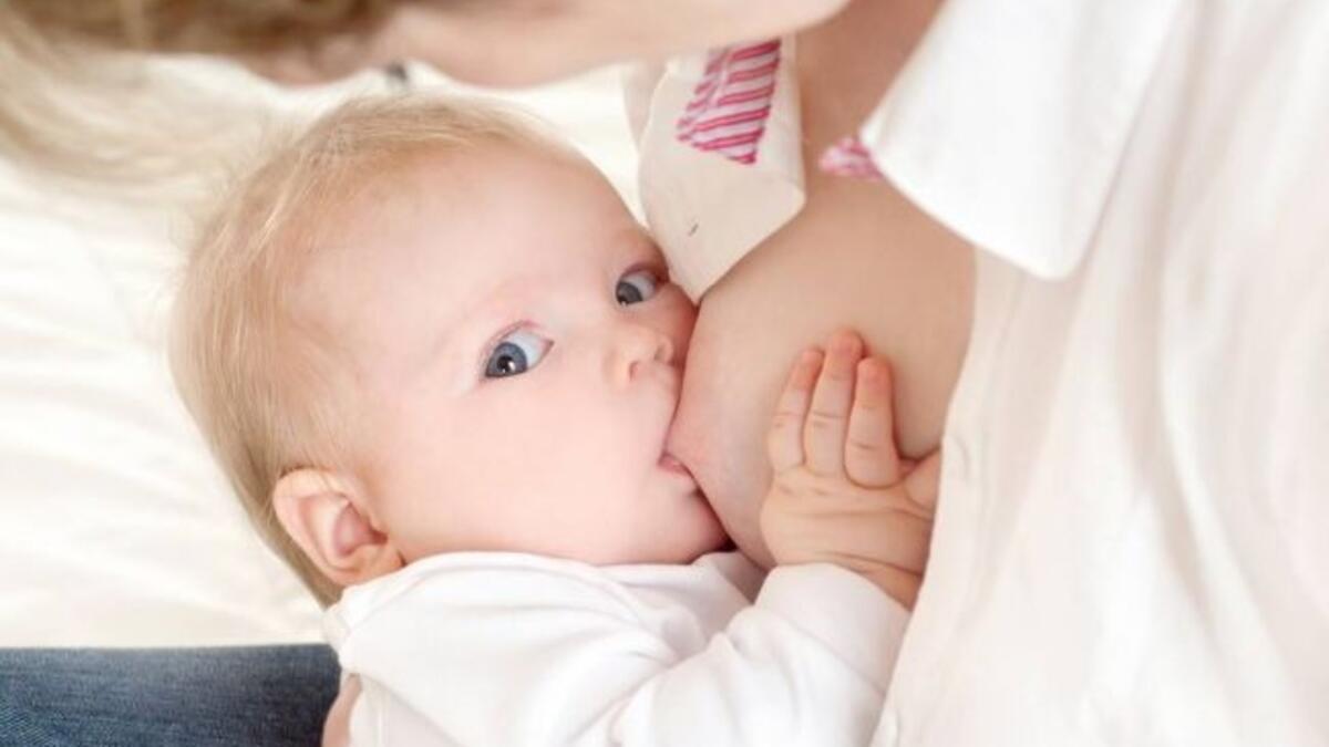 Кормление грудью. Грудное вскармливание новорожденных. Мать кормит ребенка. Кормящая женщина. Видеть во сне как кормишь грудью