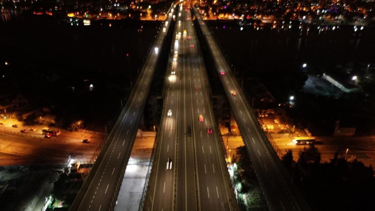 Kısıtlamanın ilk dakikalarında Haliç Köprüsü havadan görüntülendi