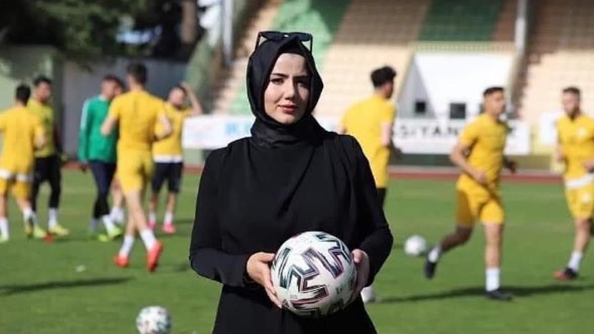 Adiyaman 1954 Un Kadin Baskani Cevher Erdem Gururlu Kalbim Hic O Kadar Uzun Uzun Carpmamistir Spor Haberi