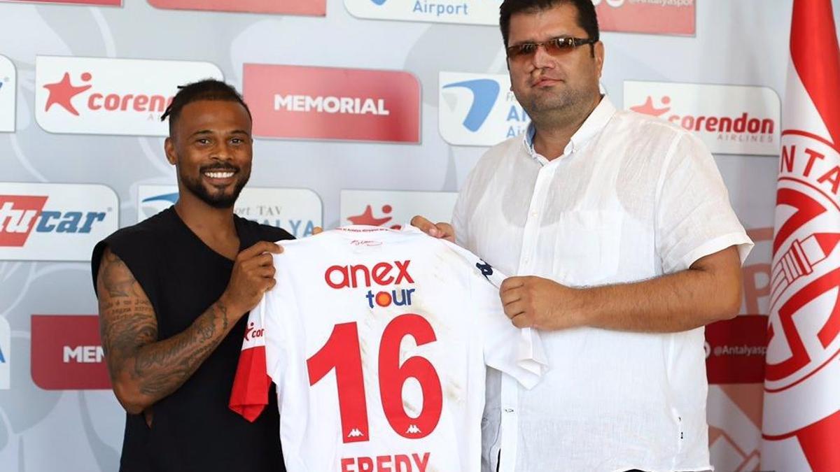 Antalyaspor Dan Fredy Ye Yeni Sozlesme Son Dakika Spor Haberleri