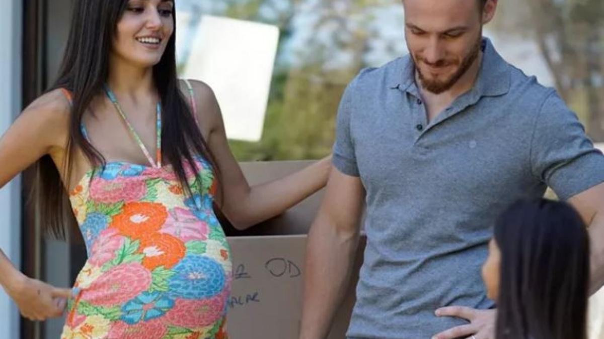 Серкан болат и эда. Эда и серкан беременна. Нихан узнает о беременности. Эда беременна. Серкан болат и эда.