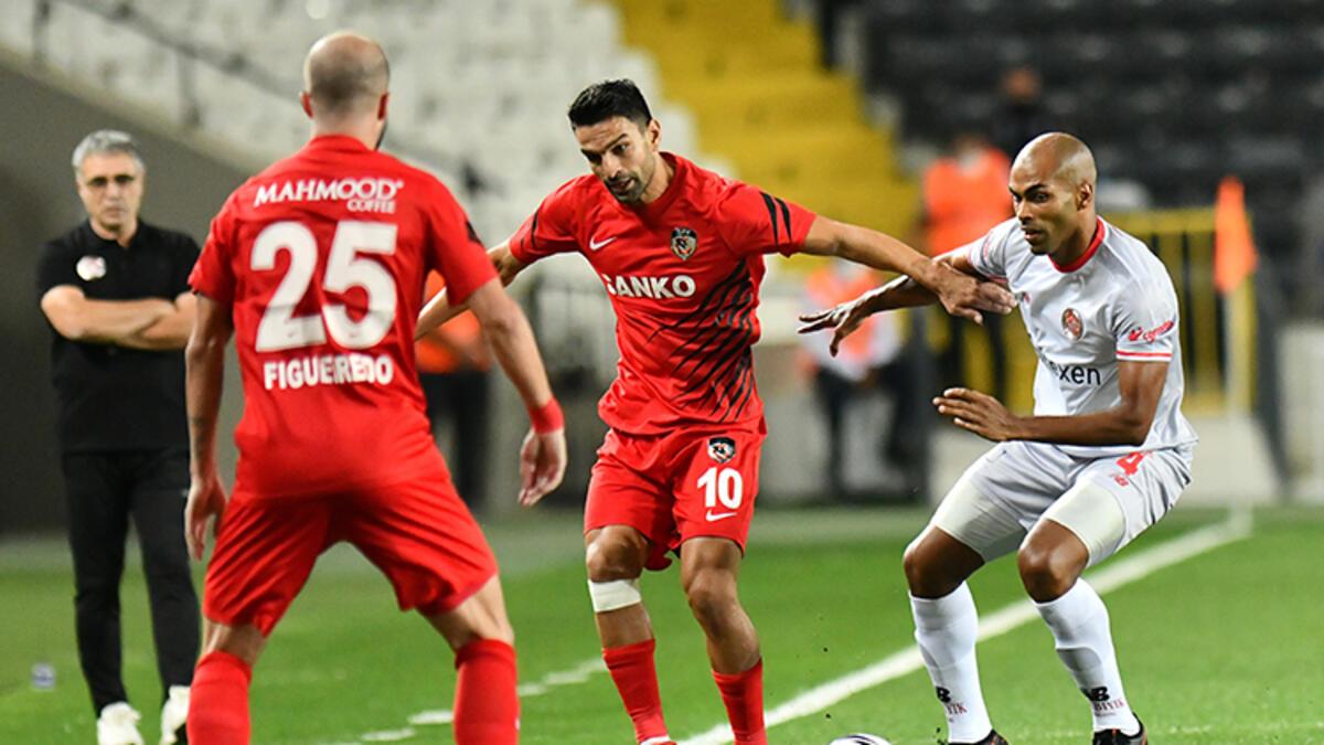 Antalyaspor - Gaziantep FK maçında 2 gol, 4 kırmızı kart ...