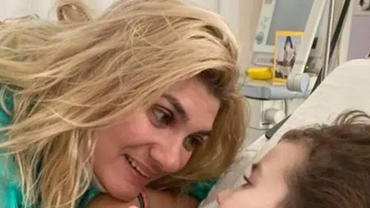 Η Ελλάδα μιλάει για αυτή τη μάνα… Πόζαρε πριν δηλητηριάσει την κόρη της!