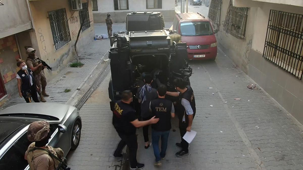 Mersin’de terör operasyonu: 8 gözaltı
