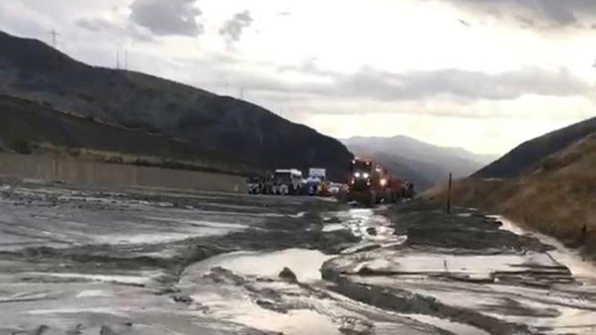 Erzincan-Sivas karayolunda heyelan… – Son Dakika Haber