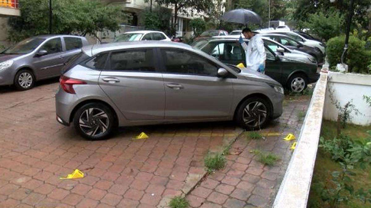 Maltepe’de silahlı saldırı: Aracına 10 kurşun isabet etti