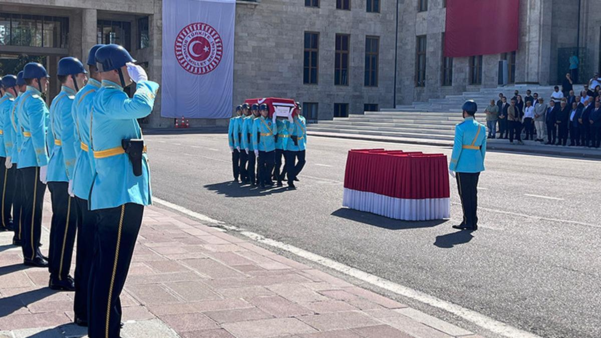 Eski milletvekili Pekşen için TBMM’de tören