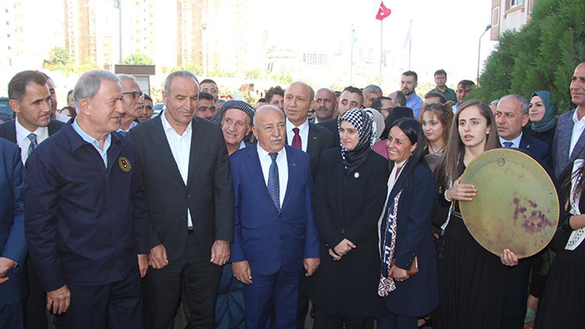 Bakan Akar beraberindeki TSK komuta kademesi ile Şırnak’ta