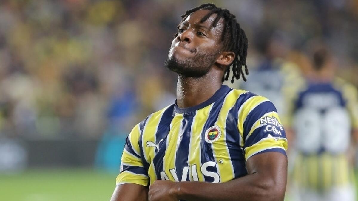 Hürriyet: Fenerbahçe'de Batshuayi ve İsmail Yüksek'ten AEK Larnaca maçı sonrası açıklamalar