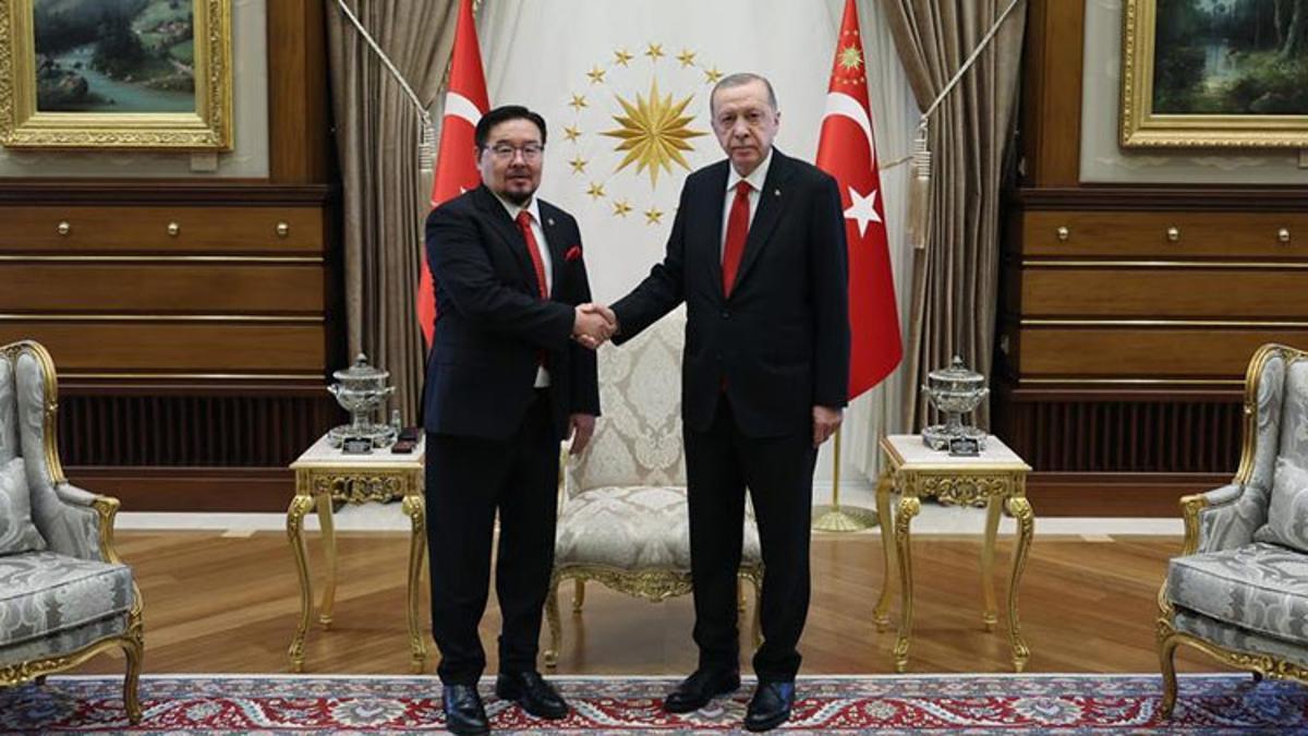 Cumhurbaşkanı Erdoğan Moğolistan Ulusal Büyük Kuralı Başkanı’nı kabul etti