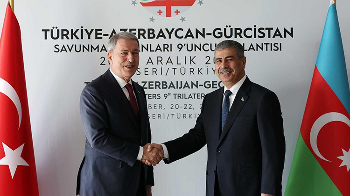 Bakan Akar, Azerbaycanlı ve Gürcistanlı mevkidaşları ile görüştü Bakan Akar, Azerbaycanlı ve Gürcistanlı mevkidaşları ile görüştü