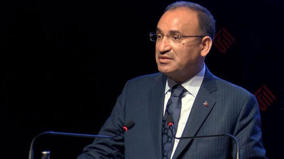 Bakan Bozdağ: 6’lı masa Cumhurbaşkanı talibi değil 6 lideri yönetim edecek hususi kalem müdürü arıyor