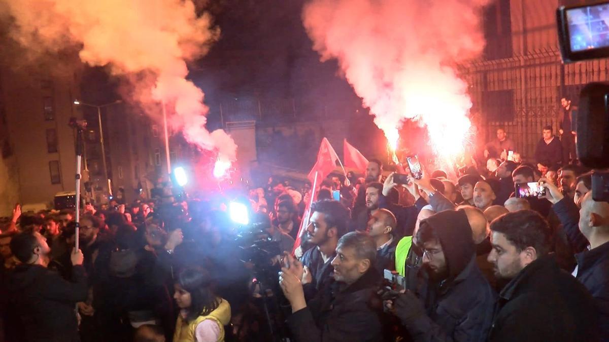 İsveç Başkonsolosluğu önünde Kur’an-ı Kerim protestosu