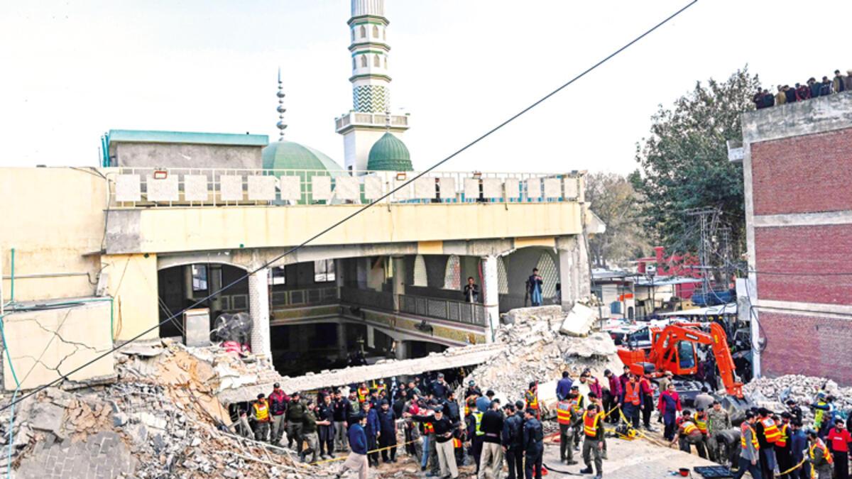 Pakistan da camiye canlı bomba saldırısı 59 ölü