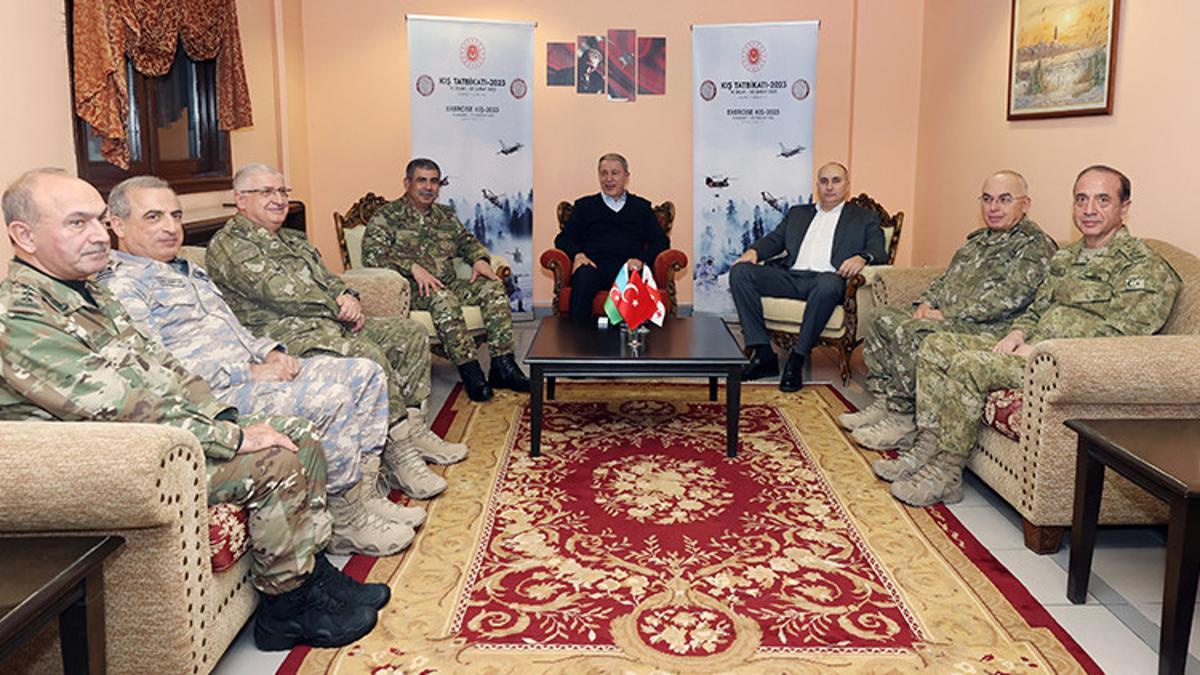 Türkiye, Azerbaycan ve Gürcistan Savunma Bakanları Sarıkamış’ta bir araya geldi