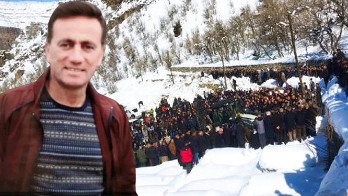Depremde ölen şube müdürü ile anne ve babası Hakkari’de toprağa verildi