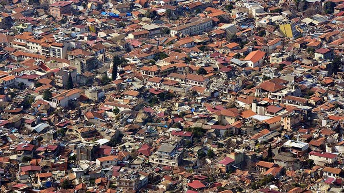 Antakya Kalesi’nden merkezdeki yıkım böyle görüntülendi