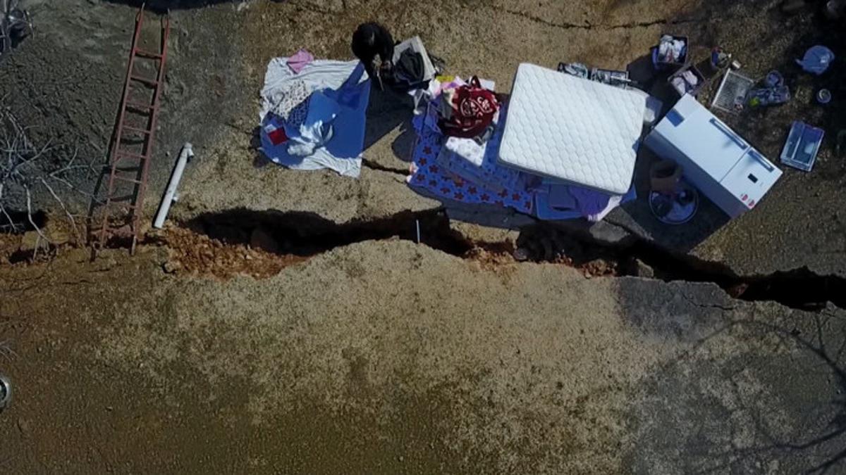 Deprem, köyü ortadan ikiye böldü! ‘Kıyamet kopuyor sandık’
