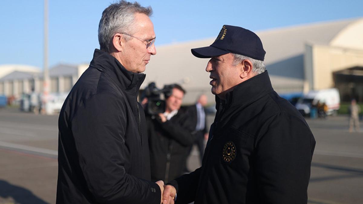Bakan Akar, Adana’da NATO Genel Sekreteri Stoltenberg ile görüştü