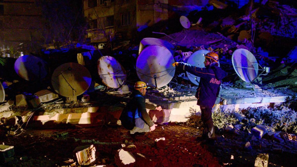 Hatay merkezli 6.4 büyüklüğündeki deprem Ortadoğu ve Kuzey Afrika’dan da hissedildi