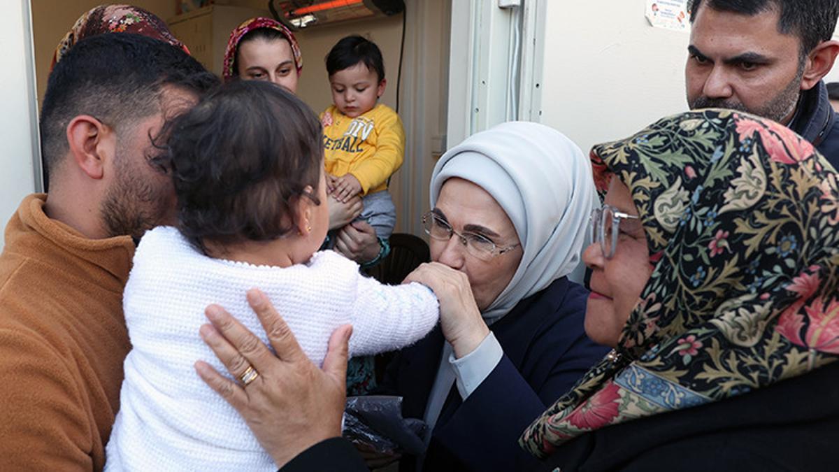 Emine Erdoğan, BM Habitat İcra Direktörü Sharif ile deprem bölgesine gitti