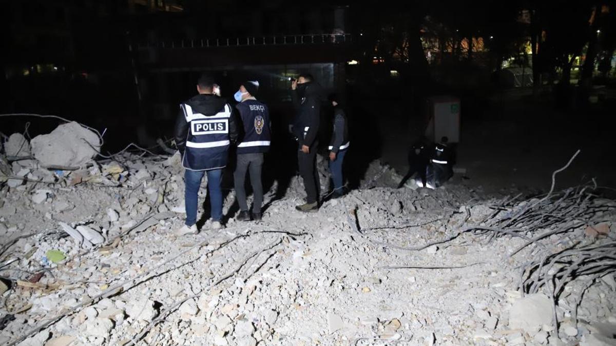 Gaziantep’te enkazdan çığlık sesi geldi ihbarı polisleri harekete geçirdi