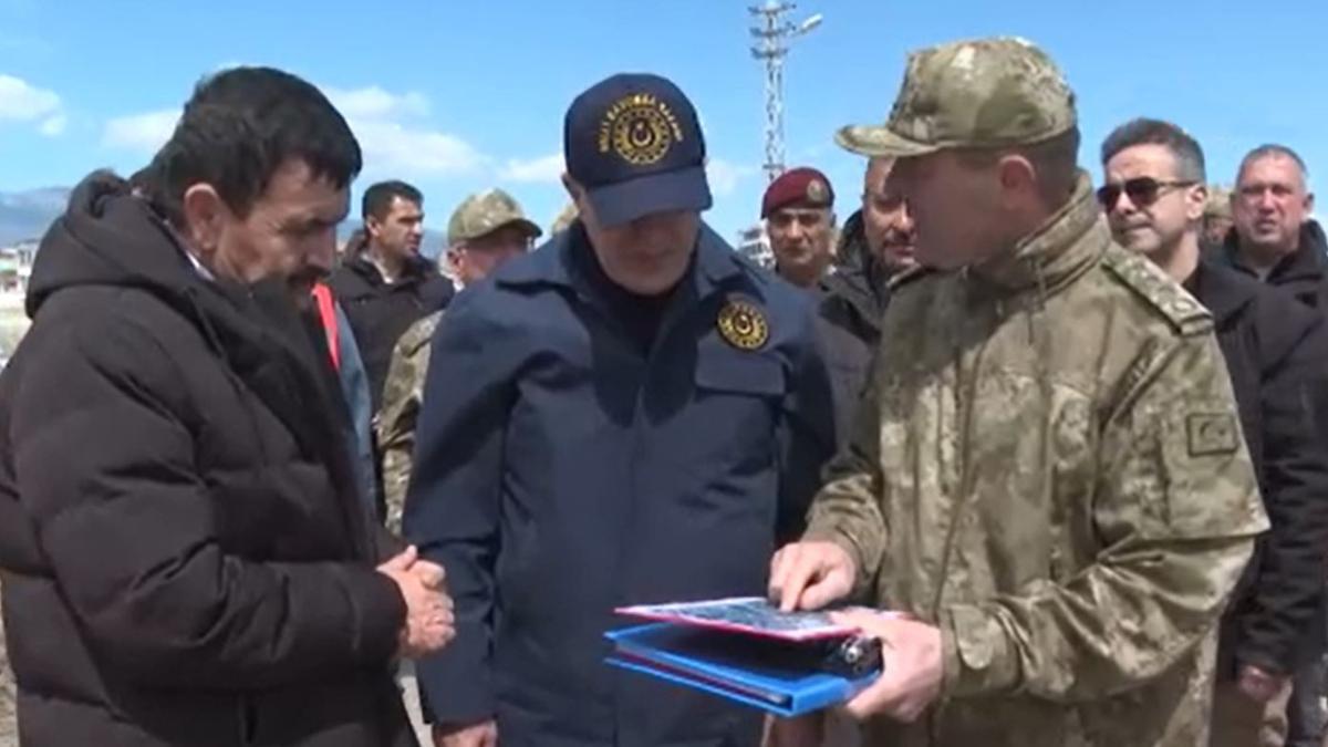Bakan Akar, Defne’de kurulacak çadır kent alanında incelemelerde bulundu