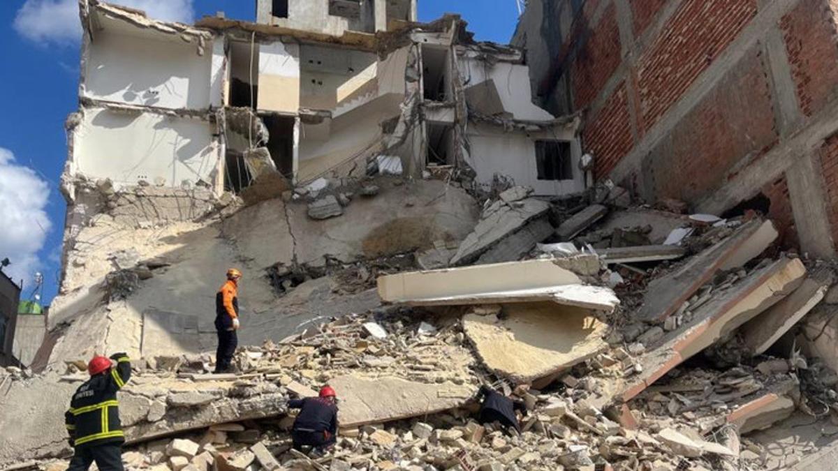 Son dakika… Kilis’te ağır hasarlı 6 katlı bina çöktü