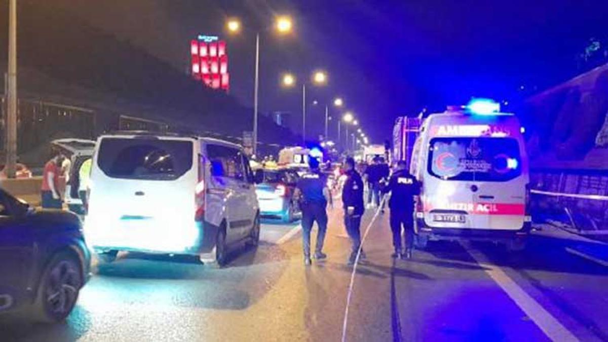 Maltepe D-100 Karayolu’nda otomobil belediye işçilerine çarptı: 4 ölü