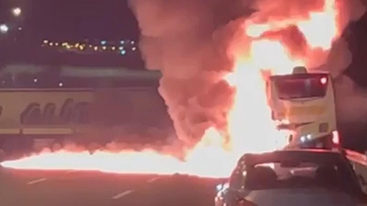 Ankara’da TIR’ın çarptığı yolcu otobüsünün alev alev yandı: 5 yaralı
