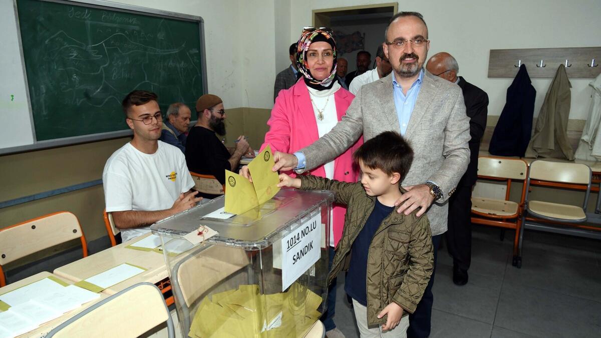 AK Parti'li Bülent Turan Sakın oy kullanmaya geç kalmayalım