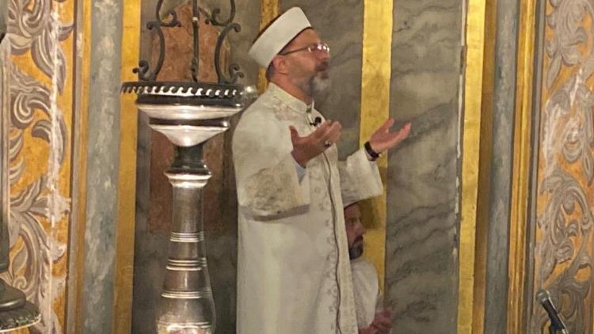 İstanbul’un Fethi’nin 570. yıl dönümünde Ayasofya’da sabah namazı