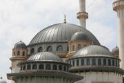 Taksim Camiinde ilk cuma namaz Kalabalk meydana tat