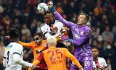 Galatasaray - Beşiktaş derbisinde hatalı gol yiyen Inaki Penanın büyük üzüntüsü