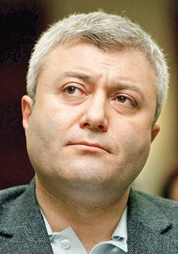 Tarikatçıların devlette görev almasına dair