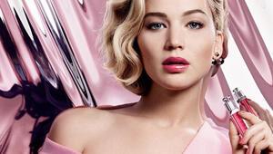 Internethaber Jennifer Lawrence Den Ciplak Sahne Icin Facebook