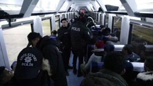 İstanbul treninde, 40 kaçak yakalandı