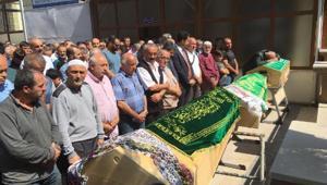 Nişan dönüşü kazada ölen anne ve çocukları, toprağa verildi