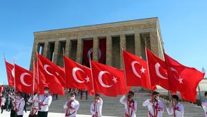 102. Yılda aynı coşku