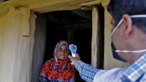 Hindistan’da Kovid-19 salgınında son 24 saatte 2 bin 123 kişi öldü