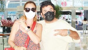 Ceyda Düvenci ve Bülent Şakrak çifti tatilden döndü