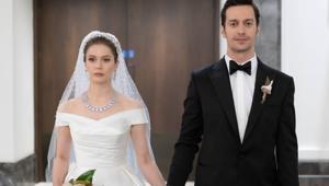 Camdaki Kız dizisinde Nalanın giydiği gelinlik olay oldu