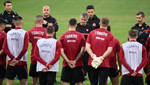 Millilerden Galler maçına ilginç hazırlık Koşmak yasak...