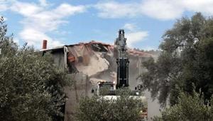 Son Dakika: Akbük Koyundaki kaçak yapılar yıkıldı