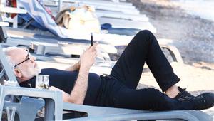 Sinan Çetin Bodrumda... Bu kez giyinik