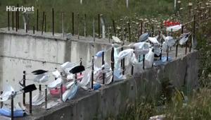 Arnavutköyde duvarı cerrahi maskeyle ördüler