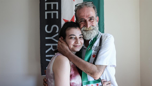 Suriyeli baba ile kızı 12 yıl aradan sonra İstanbulda kavuştu