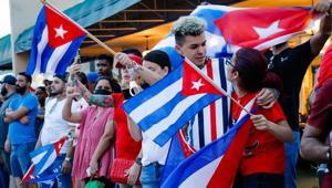 Kübada isyan: Gıda kuyruklarına, yokluğa protesto