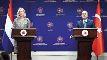 ‘Paray veriyoruz, Afganlar tutun’ olmaz